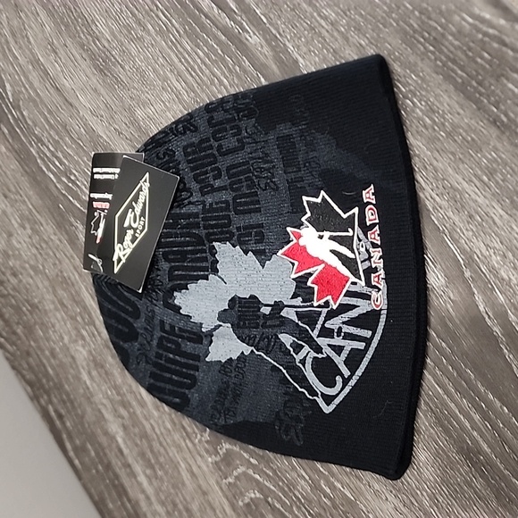 BNWT Vintage Roger Edwards Sport Hockey Canada Printed Cotton Beanie - Picture 1 of 7
